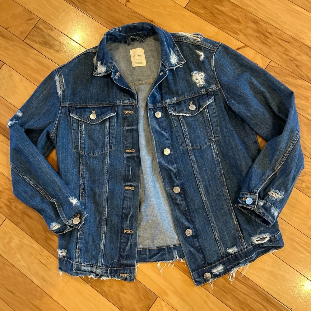 Zara Trafaluc Oversized Distressed Denim Jean Jacket Frayed Hem Women’s Medium